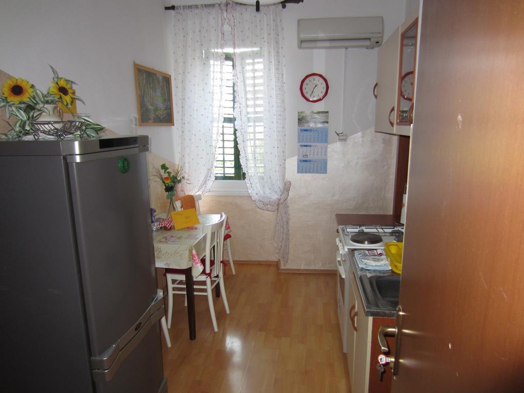 Apartment Retro III Koper Rum bild